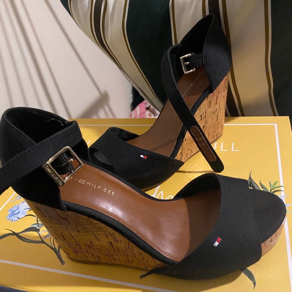 Tommy shoes